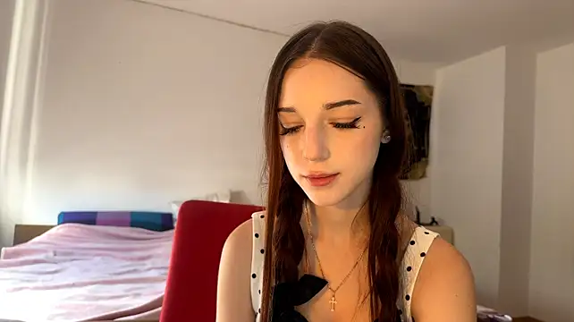 AntoninaErtle - Touch my collarbones