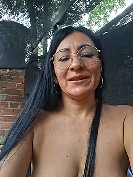 Maturexxxnaughty - I fuck myself with a big cucumber