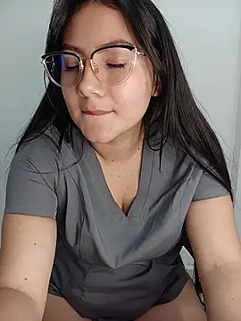 Mia_nala - naked, fucking the cucumber 🥒🥵😋