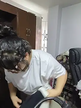 JuliSweet - spanking pussy