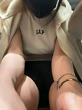 Linh_2004 - Make me cum squirt on public
