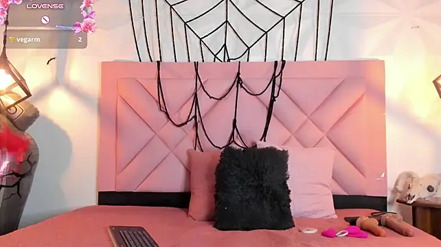 Caroline_daring - 2 fingers in the ass, doggy style