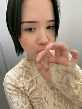 Kitty_sixseven - PINCH NIPPLES + AHEGAO IN TOILET