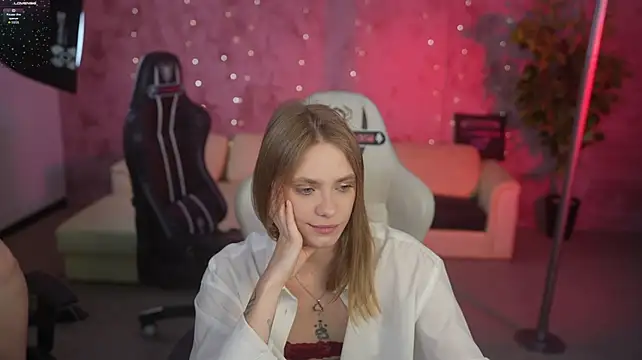 Ella_054 - show tits 2 girls