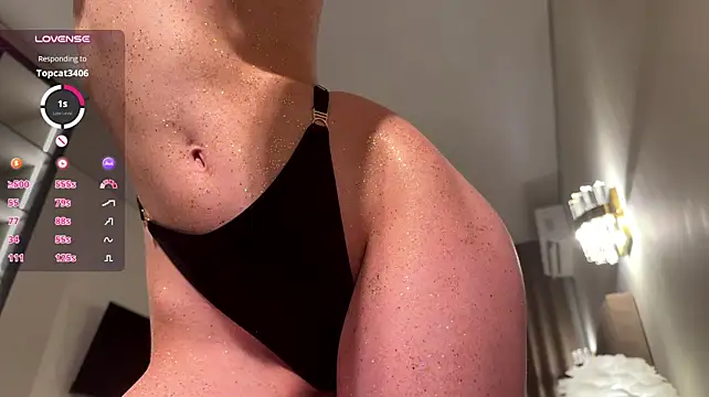 TariDehay - Run your finger between her pussy lips