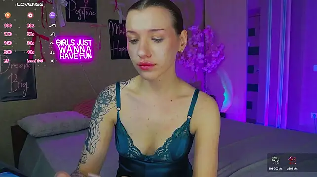 MeganNewCat - striptease