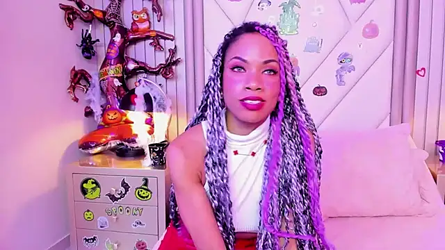 LailaDavidson - Get naked now!!!