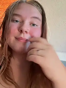 Sassi_babe - Oben ohne 30 min