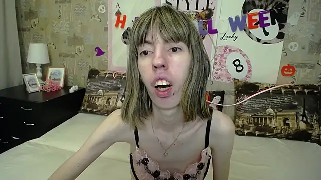 Unusual_G - topless 10min