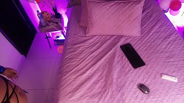 Val_daniiels - SPANKING ASS