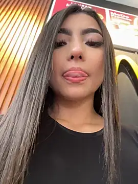 Valentina-gomezz - DOMI IN MY CLIT + SPIT TIS IN PUBLIC