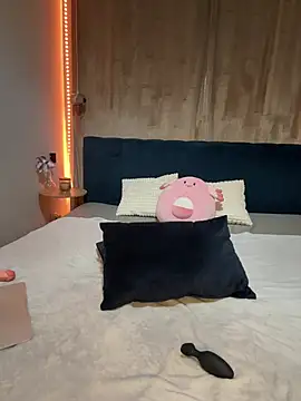 Miramilly - fuck me with dildo