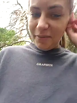 Keli_Jessi - Squirt in public park