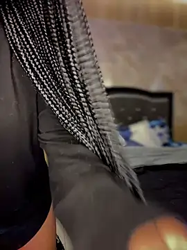 Saraa_M - Let’s fuck in the shower.