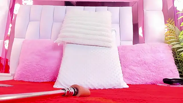 RileySweett - control toys x 1min