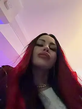 NaomyFlame - Squirt în public 💦