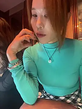Luck6688 - 🐰户外黑丝包臀短裙漏一只乳房诱惑🫦