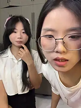 Yue-ai - 姐妹互舔小葡萄