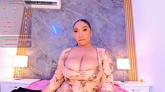 Anniie_Fox_