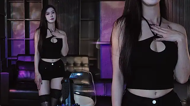 Elowen-8 - 😍激情四射M腿揉胸