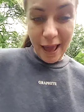 Keli_Jessi - Squirt in public park