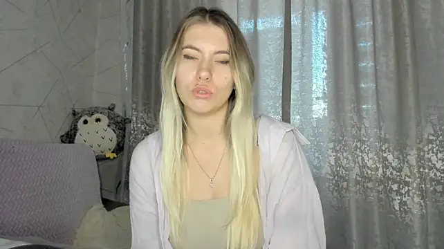KatieLesco - SQUEZZE MY BOOBS