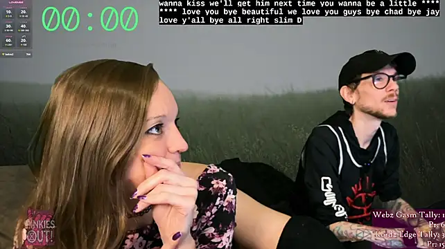 Webzandkordz - Upside downFacefuck Cumshow @ Goal!