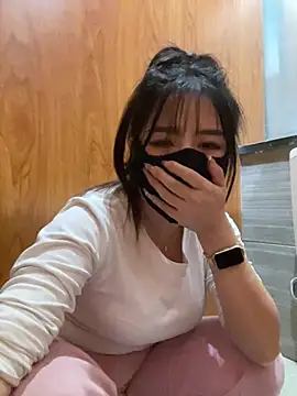 Xiao-mo520 - 美导老师下班兼职，咖啡厅偷玩小粉，刺激，敏感体质易失控，哥哥轻点，完成目标脱一件
