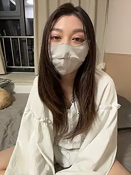 Fioralba - 不欠债不做手术，纯家族遗传爱卖逼，我是婊子养的，鸡窝里飞不出金凤凰