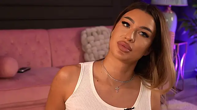 GoldieMerry - Spit on my tits 💦