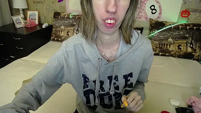 Unusual_G - topless 10min