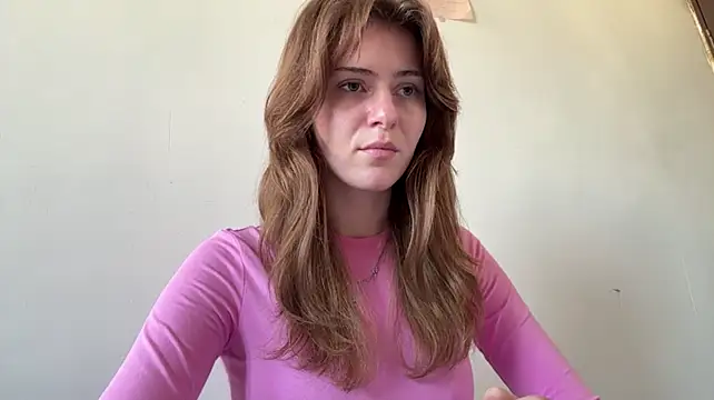 RolandeRohrs - Show my firm bootie closer <3