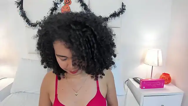 Kiraspell - Dance naked and spank my ass