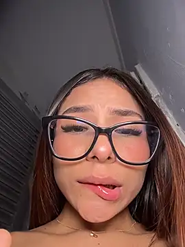 Amira_cute2 - RIDE DILDO COWGIRL REVERSE