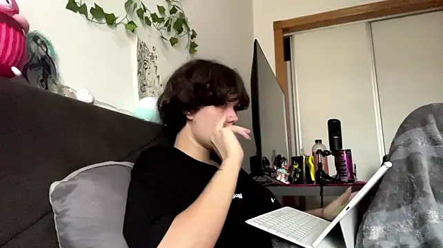HeyFriren - sent u my hot Video ANAL and we go pvt