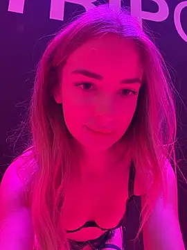 EvieEvans - Pussy close up and spread at venus