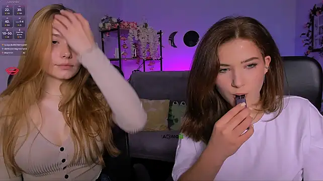 Hanna_kiss3 - flash tits
