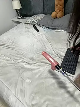Cristal_Velle - Do you want to see my oil-covered thighs