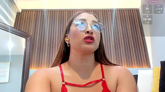 _LaraMom_ - Spank Ass In Oil 🔥