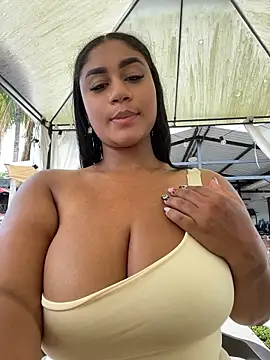 NayTorres - FUCK ME SO HARD IN PUBLIC