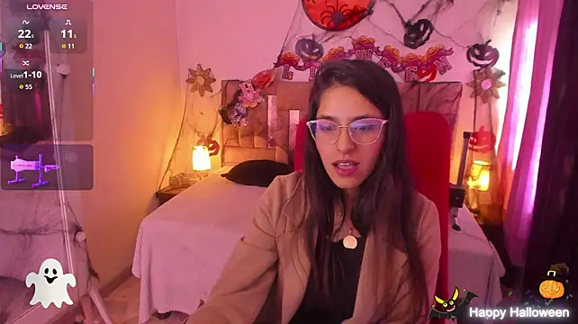 Sofi_secrets - spanking ass