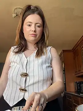 Brunette_Milf_MayaX - Show me some love ❤️