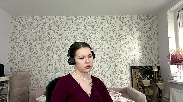 ElizbethPizza - air kisses for all