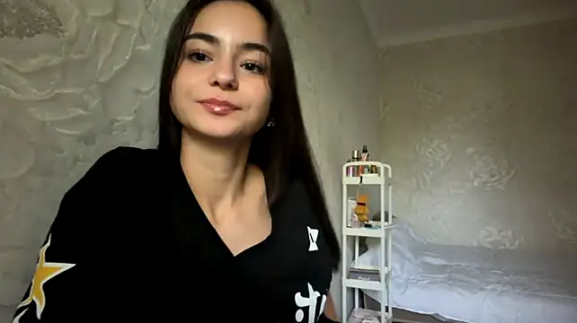 CrissySlominski - Show my lips close to you