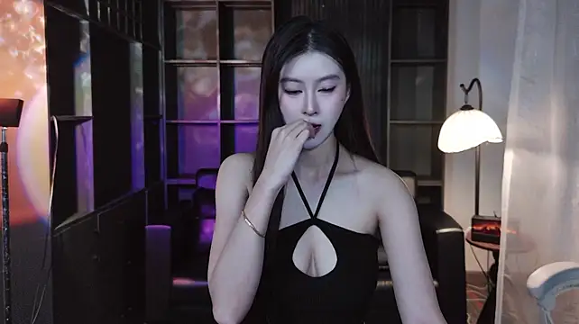Elowen-8 - 😍激情四射M腿揉胸