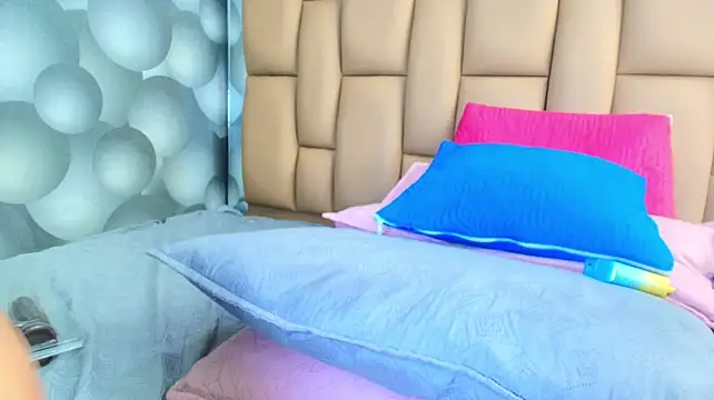Mss_samy - TEASE MY PUSSY W FINGERS AND SPANK ME