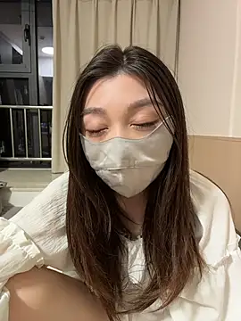 Fioralba - 不欠债不做手术，纯家族遗传爱卖逼，我是婊子养的，鸡窝里飞不出金凤凰