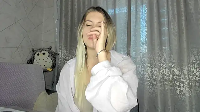 KatieLesco - SQUEZZE MY BOOBS