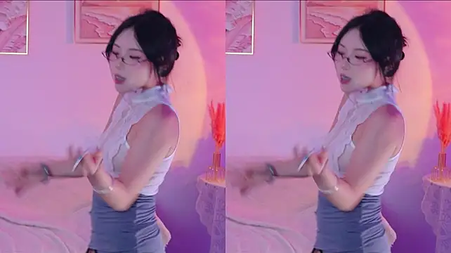 Xiyu-Ada - 😍M腿揉胸激情四射M legs rubbing chest