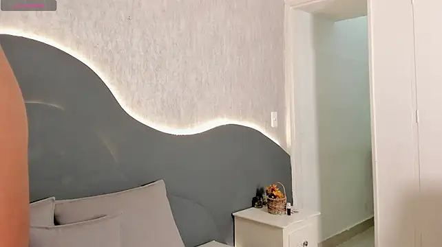 AriaLuxx - 🍑Fingers in my pussy🍑